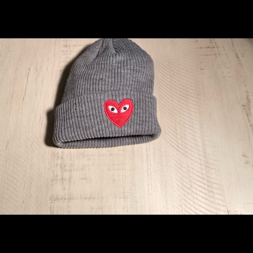 HOST PICK ⭐️ Gray Knit Cap with Red Heart - Picture 3 of 10